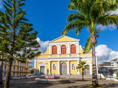 Pointe-à-pitre : un voyage à travers les ruelles colorées