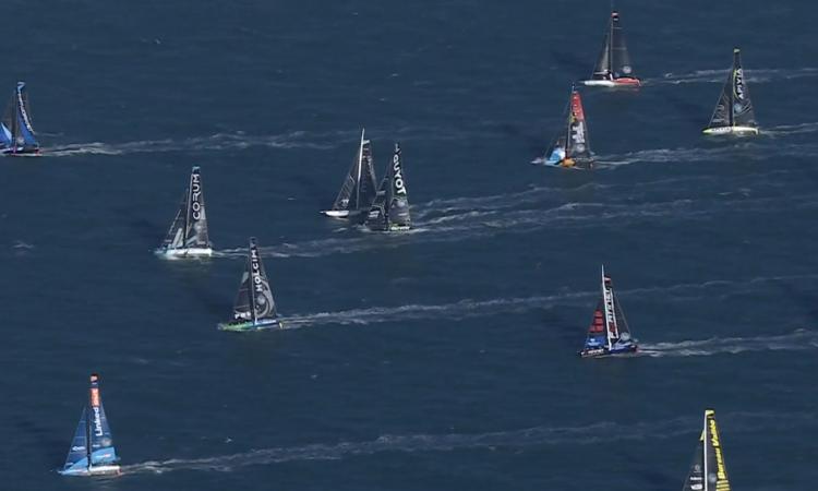 Route du rhum : un début de course au coude-à-coude marqué par un premier abandon et des pénalités