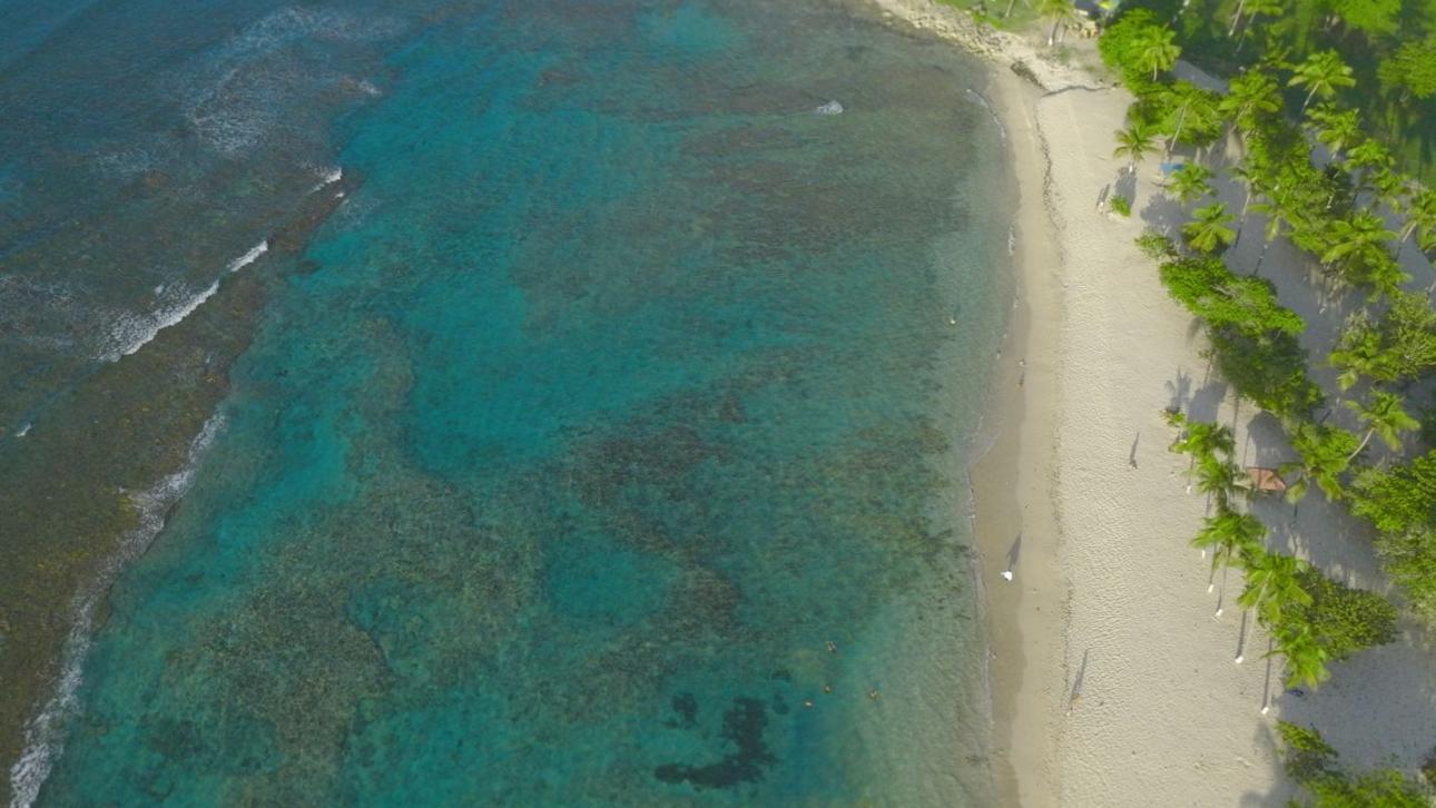 On pose notre serviette sur cette superbe plage