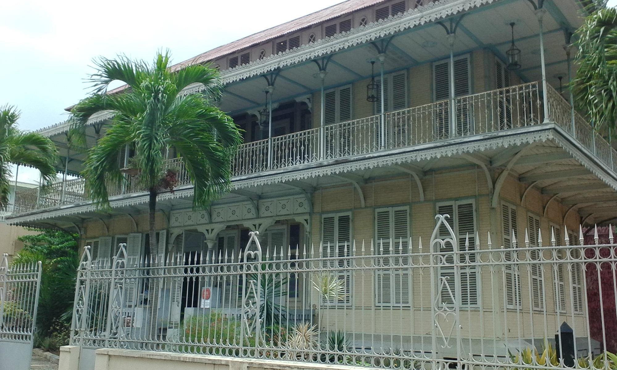 Musée Saint John Perse et Musée d'Art Contemporain