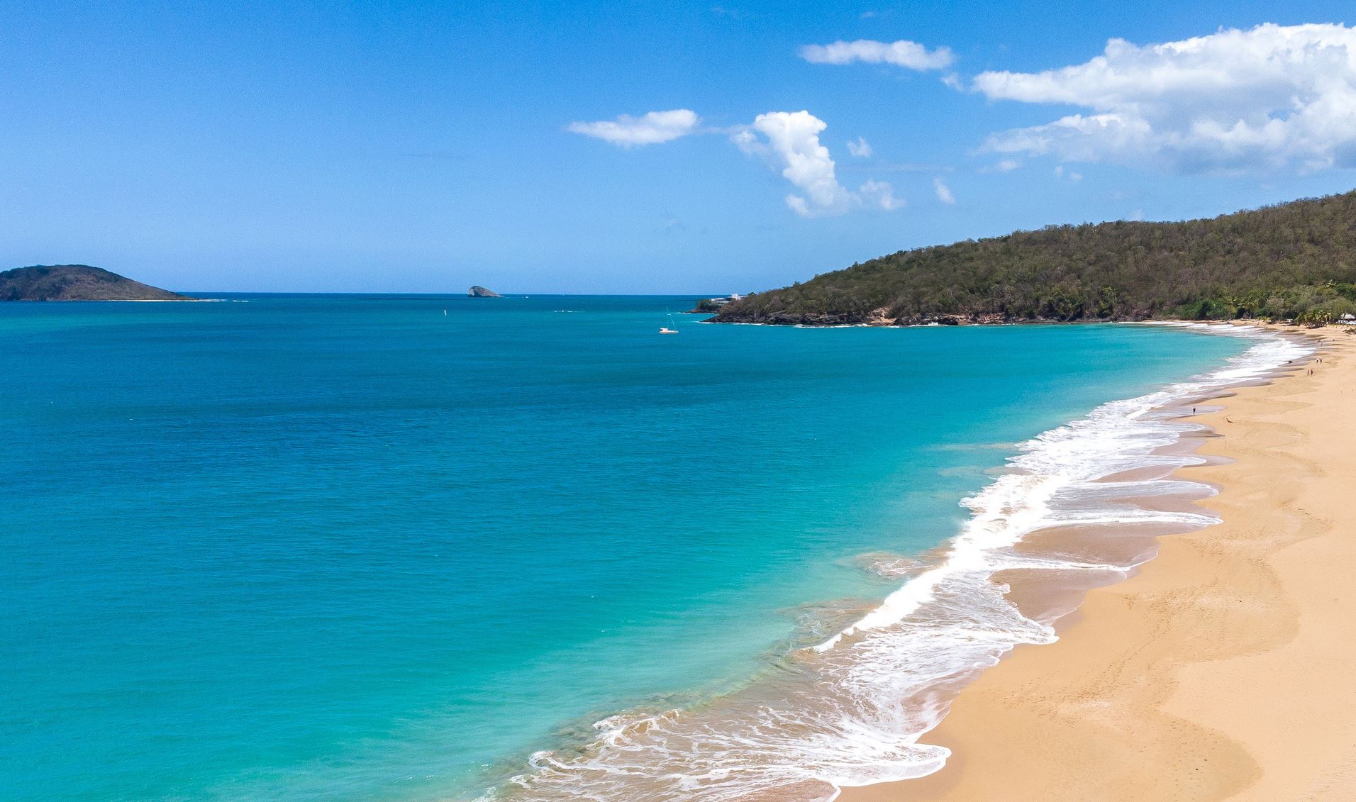 Plage de La Perle, un paradis pour les surfeurs